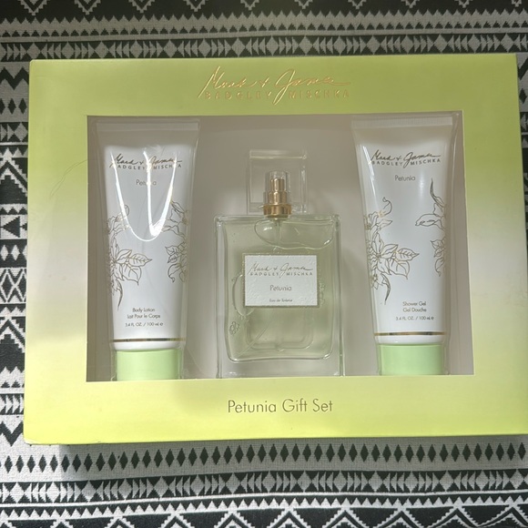 Other - Mark & James Petunia By Badgley Mischka Gift Set 3.4 oz./100ml